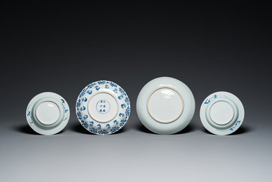 Een diverse collectie Chinees blauw-wit en famille rose porselein, Kangxi/Qianlong