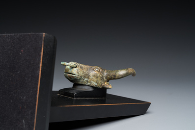Een Chinees bronzen ornament in de vorm van een stierenkop, Periode der Strijdende Staten
