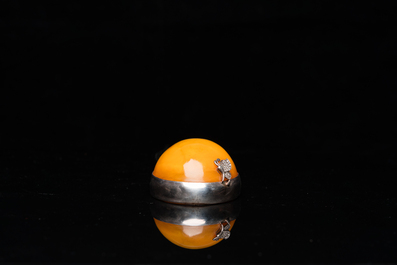 Pendentif en ambre et argent, Chine, 20&egrave;me