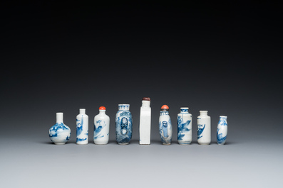 Negen Chinese blauw-witte snuifflessen, 19/20e eeuw