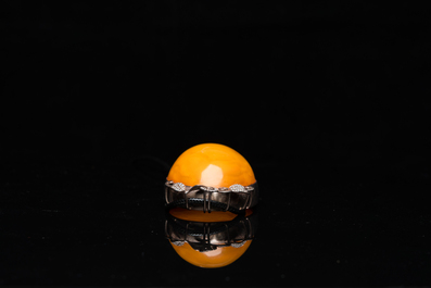 Pendentif en ambre et argent, Chine, 20&egrave;me