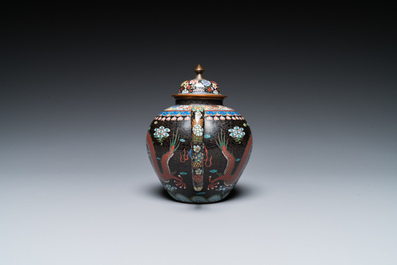Negen stukken Chinees cloisonn&eacute;, 19/20e eeuw