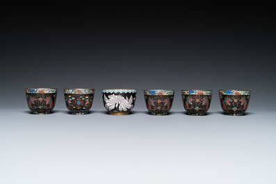 Negen stukken Chinees cloisonn&eacute;, 19/20e eeuw