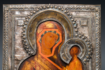 Ic&ocirc;ne de la M&ecirc;re de Dieu au riza en argent, Russie, 19&egrave;me