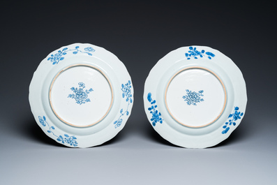 Drie Chinese blauw-witte 'Xi Xiang Ji' schotels, Qianlong