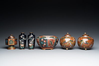 Zes stukken Japans cloisonn&eacute;, Meiji, 19/20e eeuw