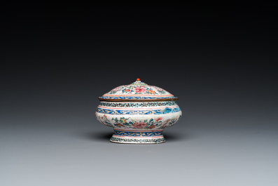 A Chinese Canton spice box and a four-lobed dish, Yongzheng/Qianlong