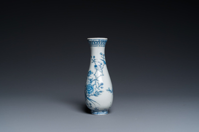 A Chinese blue and white-enamelled 'pheasants' vase, 19/20th C.