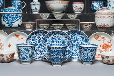 Een diverse collectie Chinees porselein, Kangxi en later