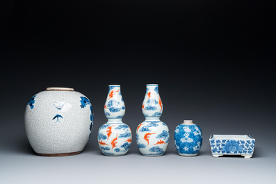 Een diverse collectie Chinees porselein, Kangxi en later