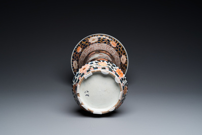 Een Japanse trompetvormige Imari vaas, Edo, eind 17e eeuw