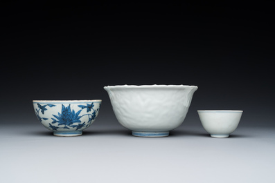 Drie Chinese blauw-witte kommen, Ming