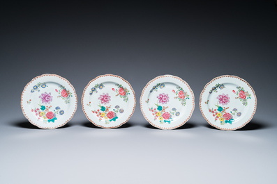 13 stukken Chinees blauw-wit en famille rose porselein, Kangxi en later
