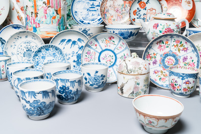 Een diverse collectie Chinees porselein, Kangxi en later