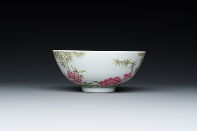 A Chinese famille rose bowl, Yongzheng mark, 20th C.