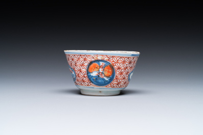 13 stukken Chinees blauw-wit en famille rose porselein, Kangxi en later