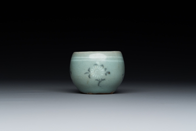 A Korean inlaid celadon cup on a stand, probably Goryeo, 13/14th C.