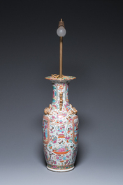Een Chinese Canton famille rose vaas als lamp gemonteerd, 19e eeuw