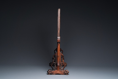 A Chinese wooden table screen with a qianjiang cai plaque, signed Wang Yeting 汪野亭, dated 1924