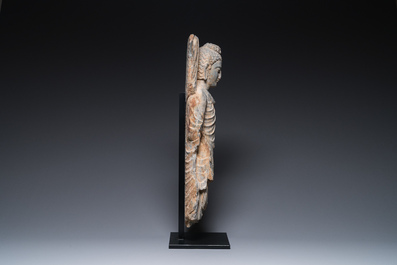Sculpture de Bouddha Shakyamuni en schiste gris, Gandhara, 3/4&egrave;me