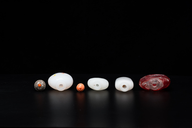 Eight Chinese glass snuff bottles, 19/20th C.
