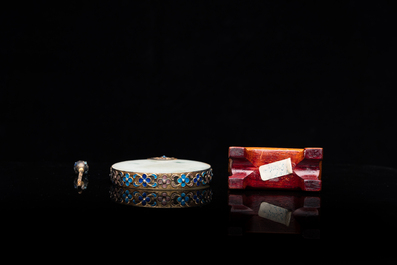 Four Chinese inlaid silver-mounted jade snuff bottles, 19/20th C.