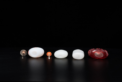 Eight Chinese glass snuff bottles, 19/20th C.