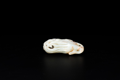 Vijf Chinese snijwerken in celadon en witte jade, 19/20e eeuw