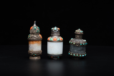 Four Chinese inlaid silver-mounted jade snuff bottles, 19/20th C.
