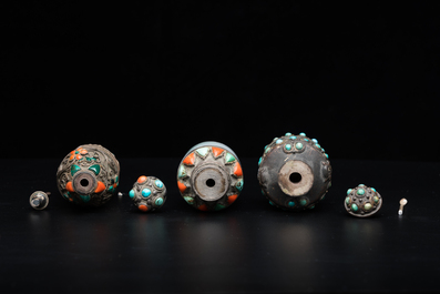 Four Chinese inlaid silver-mounted jade snuff bottles, 19/20th C.