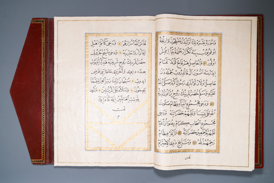 Imam Muhammad al-Jazuli (c. 1404-1465): Dala'il al-Khayrat, fraai gebonden manuscript op groot formaat in lederen etui, 20e eeuw