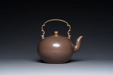 Th&eacute;i&egrave;re couverte en gr&egrave;s de Yixing poli pour le march&eacute; thai, Chine, 19&egrave;me