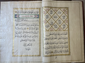 Imam Muhammad al-Jazuli (c. 1404-1465): Dala'il al-Khayrat, fraai gebonden manuscript op groot formaat in lederen etui, 20e eeuw