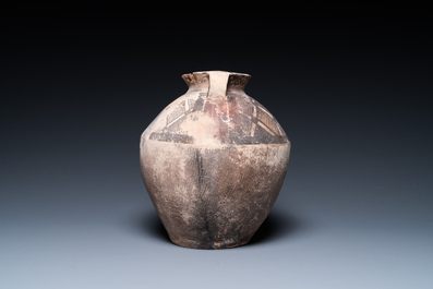 Drie Chinese beschilderde aardewerken potten, Majiayao Yangshaocultuur, 3/2e millennium v.C.
