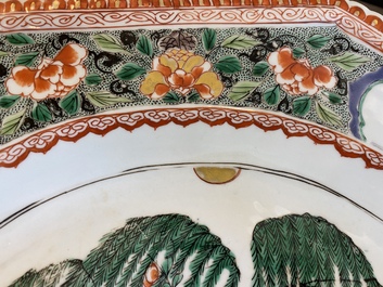 Een grote Chinese octagonale famille verte schotel, Kangxi