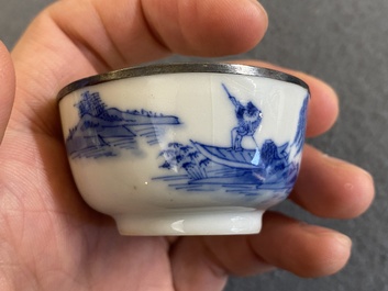 Een Chinese blauw-witte 'Bleu de Hue' schotel met drie koppen voor de Vietnamese markt, Noi Phu merk, 19e eeuw