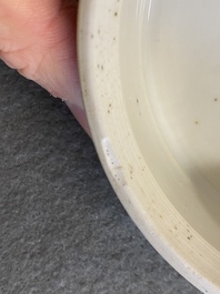 Een Chinese blauw-witte dekselpot met decor van antiquiteiten, Kangxi