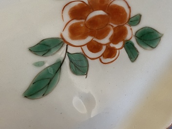 Een grote Chinese octagonale famille verte schotel, Kangxi