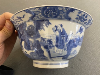 Een Chinese blauw-witte 'klapmuts' kom, Kangxi merk en periode