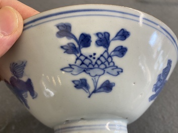 Een Chinese blauw-witte kom met boeddhistische leeuwen, Jiajing merk, Shunzhi