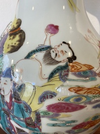 A Chinese famille rose Yongzheng-style vase, 20th C.