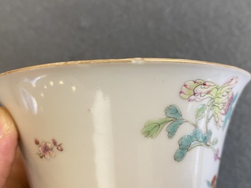 Twee Chinese famille rose kommen met erotisch decor, Kangxi merk, 19e eeuw