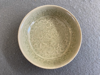 Een Chinese Yaozhou celadon kom, Song of later