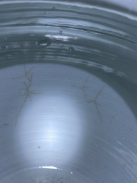 Een Chinese blauw-witte pot met lotusslingers, Qianlong