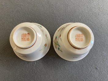 Twee Chinese famille rose kommen met erotisch decor, Kangxi merk, 19e eeuw