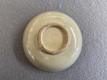 Een Chinese Yaozhou celadon kom, Song of later