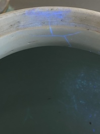 Een Chinese blauw-witte dekselvaas met vogels bij bloesemtakken, Transitie periode