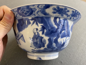 Een Chinese blauw-witte 'klapmuts' kom, Kangxi merk en periode