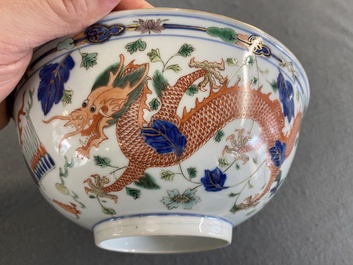 Een Chinese wucai 'draken' kom, Daoguang minyao merk en periode