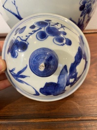Een Chinese blauw-witte dekselvaas met vogels bij bloesemtakken, Transitie periode